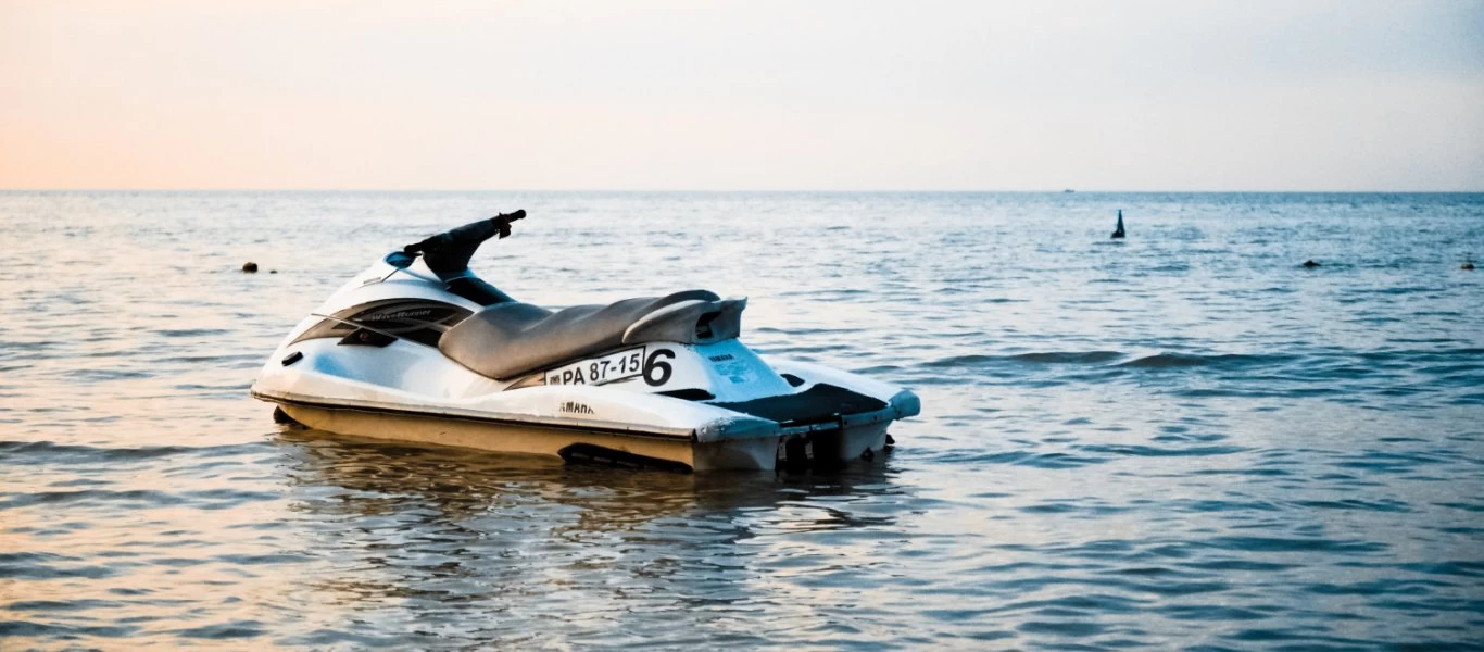 Κρήτη: Συγκρούστηκαν δύο τζετ σκι - Στο νοσοκομείο 18χρονος